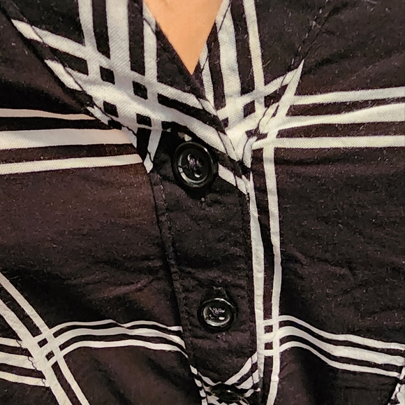 Old Navy blouse - Picture 6 of 9